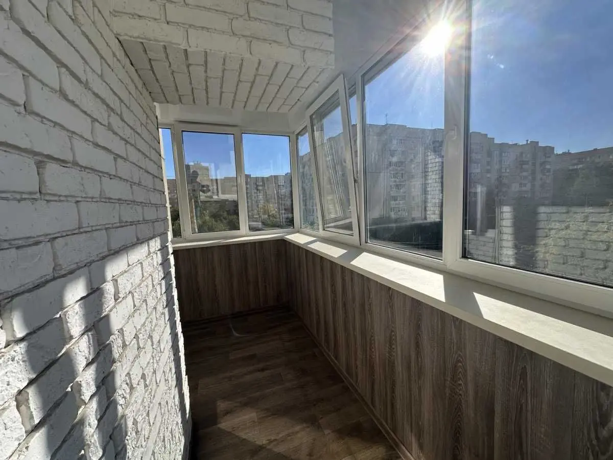 Фото Selling a 4-room apartment, 90 sq.m., Sviatoshynska Street 4 Kyiv, price: 140000 USD, code 9361