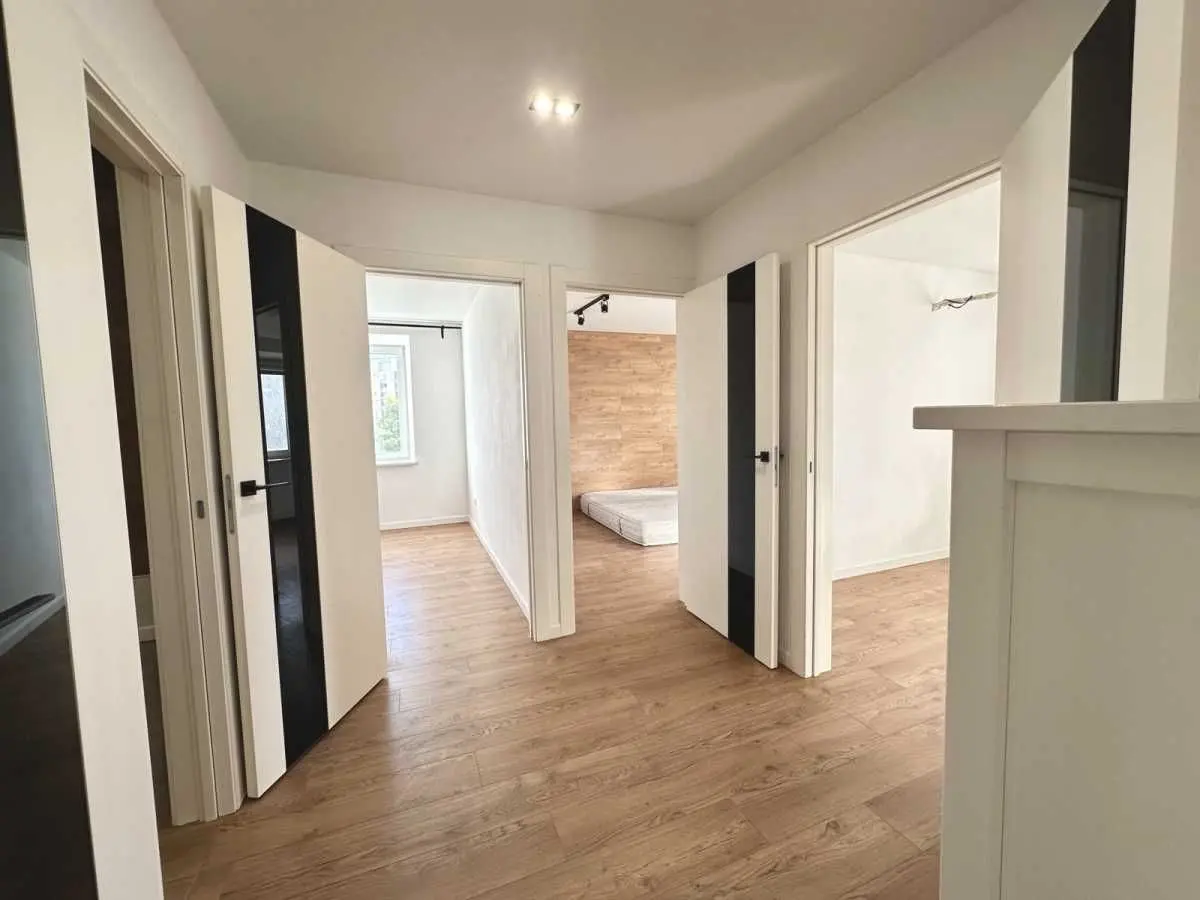 Фото Selling a 4-room apartment, 90 sq.m., Sviatoshynska Street 4 Kyiv, price: 140000 USD, code 9361