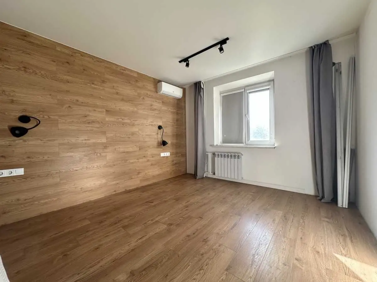 Фото Selling a 4-room apartment, 90 sq.m., Sviatoshynska Street 4 Kyiv, price: 140000 USD, code 9361