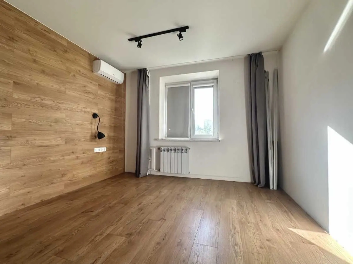 Фото Selling a 4-room apartment, 90 sq.m., Sviatoshynska Street 4 Kyiv, price: 140000 USD, code 9361