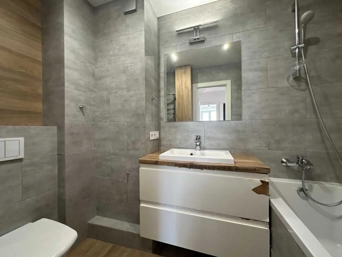 Фото Selling a 4-room apartment, 90 sq.m., Sviatoshynska Street 4 Kyiv, price: 140000 USD, code 9361