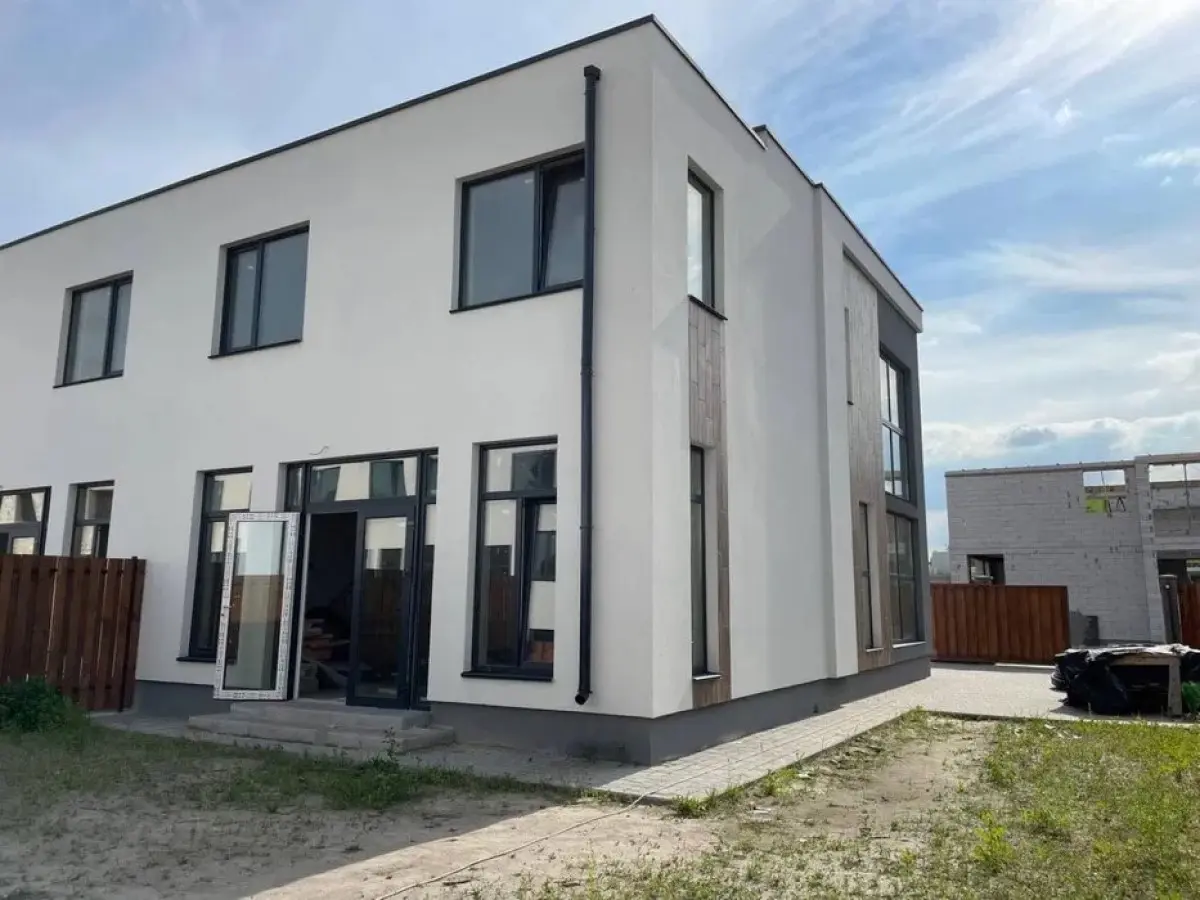 Фото Продаю будинок, 135 кв. м, Центральна вул.  Київ, ціна: 130000 $, код 9370