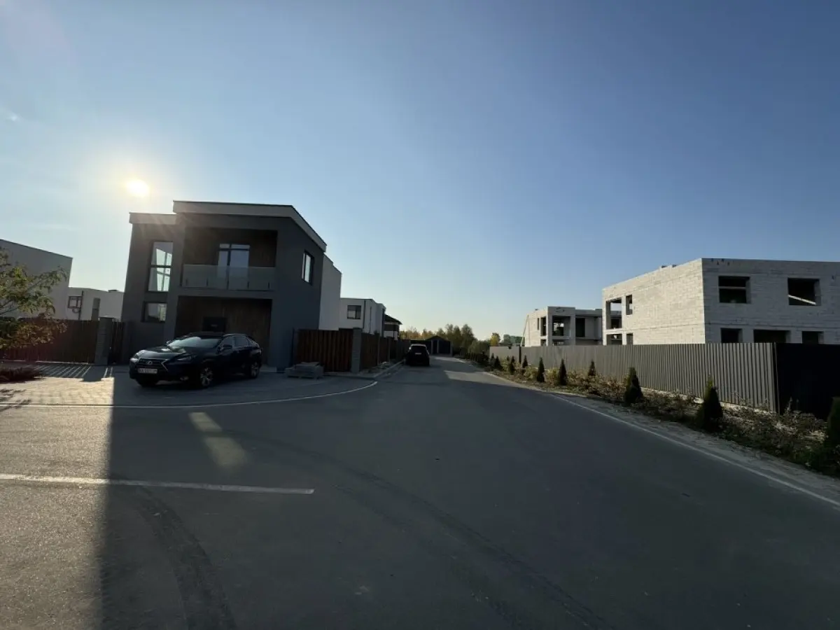 Фото Продаю будинок, 135 кв. м, Центральна вул.  Київ, ціна: 130000 $, код 9370