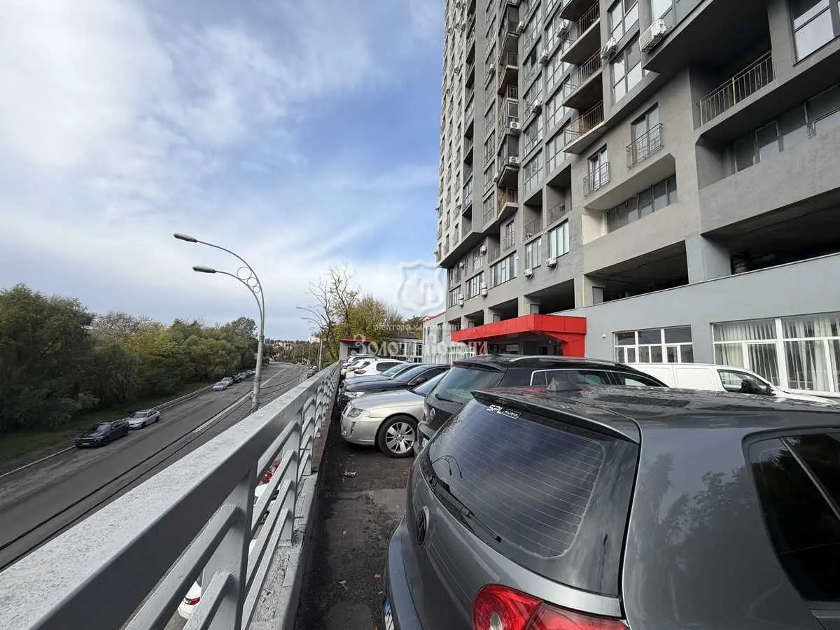 Фото Продаю 1-комнатную квартиру, 43.9 кв. м, Владимира Брожко ул. (Кировоградская) 70 Киев, цена: 30000 USD, код 9377
