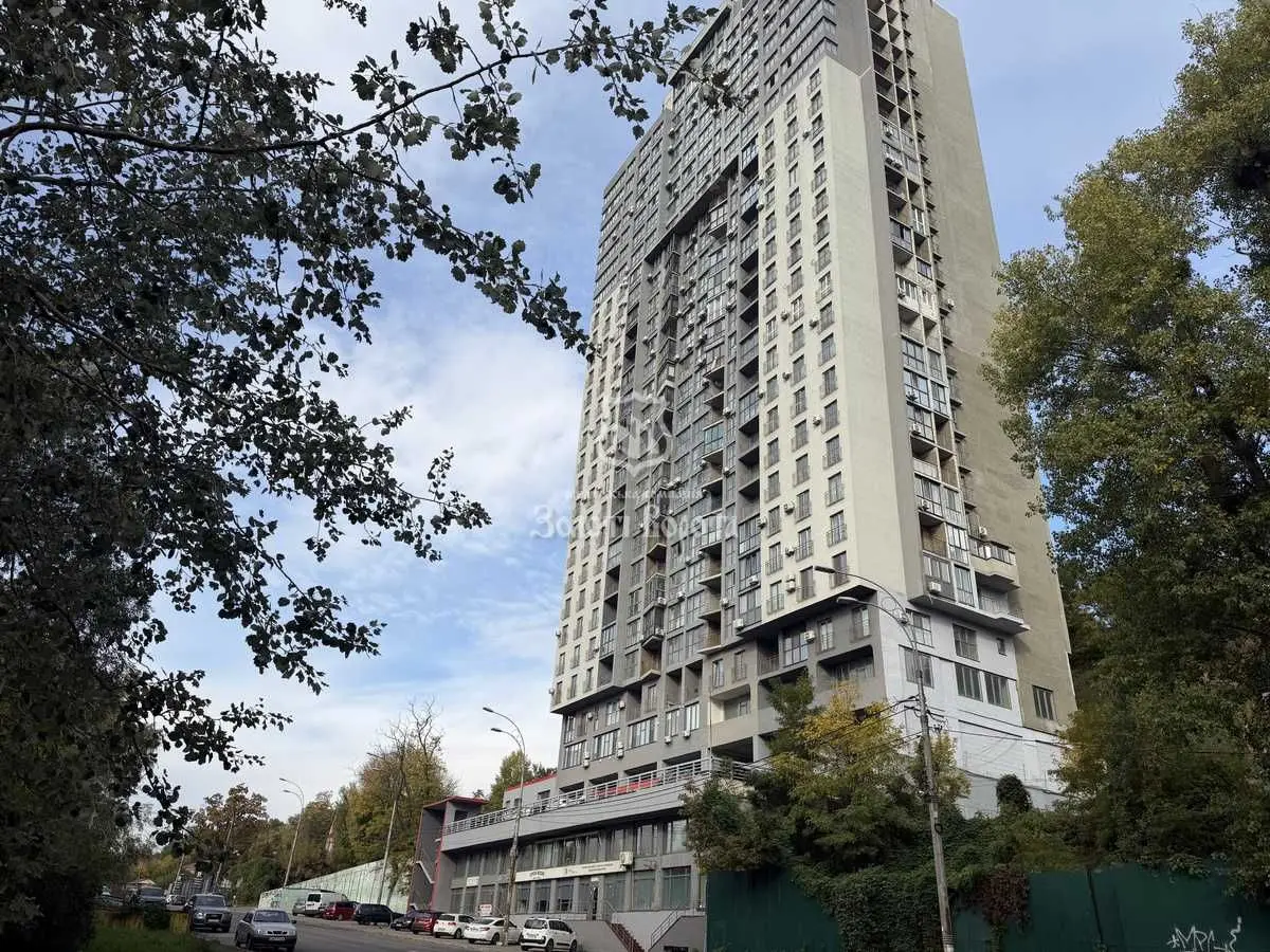 Фото Продаю 1-комнатную квартиру, 43.9 кв. м, Владимира Брожко ул. (Кировоградская) 70 Киев, цена: 30000 USD, код 9377