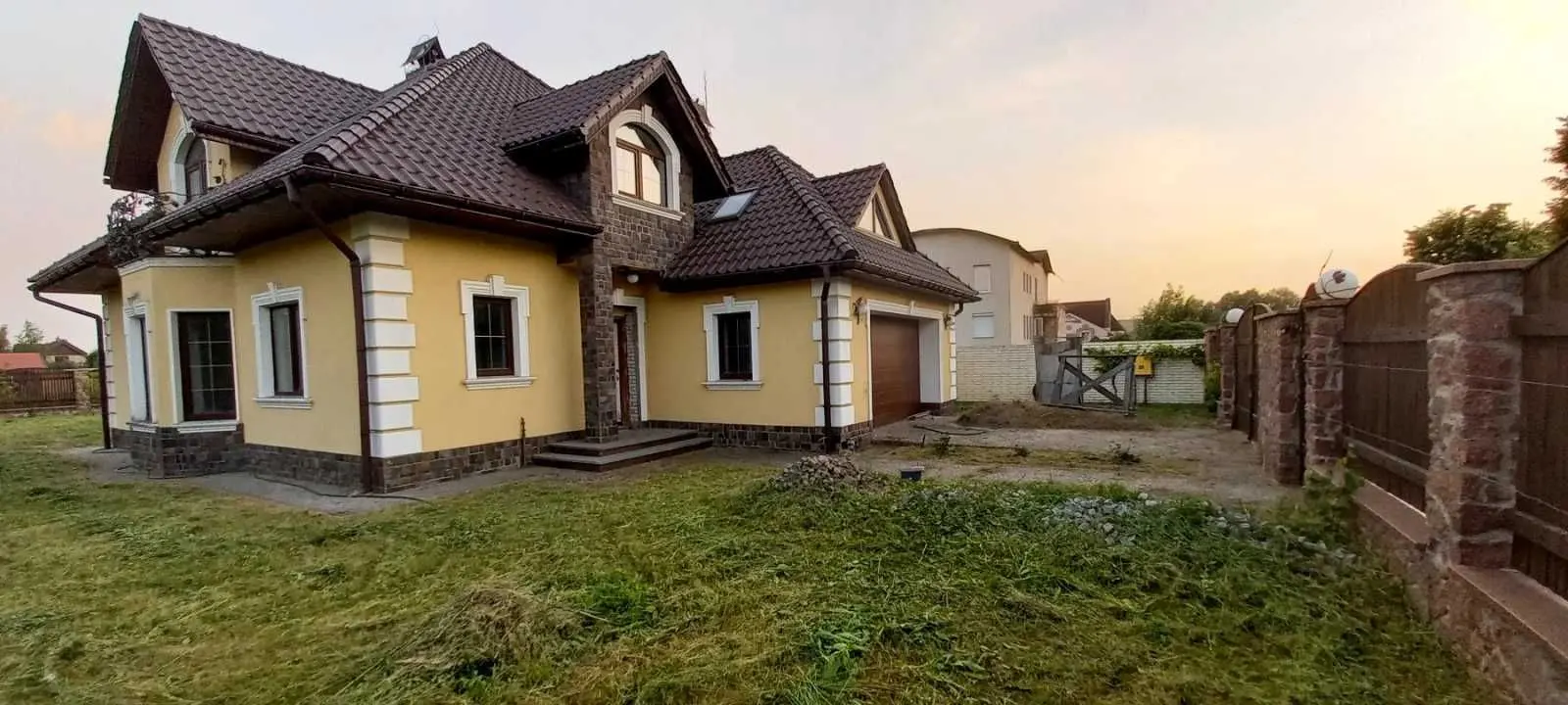 Фото Продаю будинок, 310 кв. м, Романків, ціна: 450000 USD, код 9384