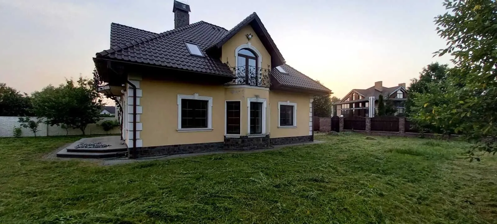 Фото Продаю будинок, 310 кв. м, Романків, ціна: 450000 USD, код 9384
