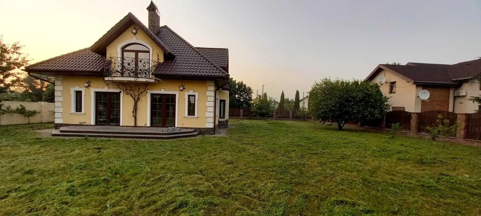 Фото Продаю будинок, 310 кв. м, Романків, ціна: 450000 USD, код 9384