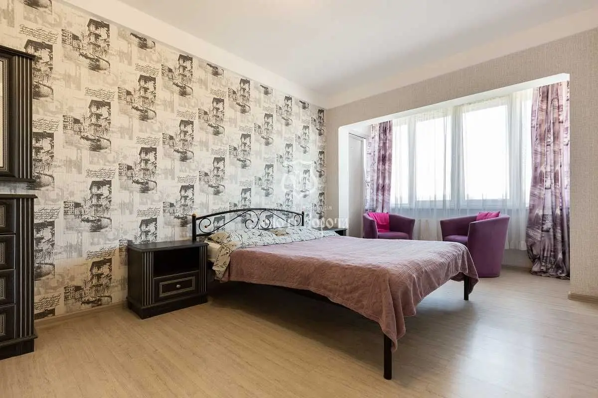 Фото Selling a 1-room apartment, 32 sq.m., Litovskyi Ave (Minskyi Avenue)  Kyiv, price: 39000 USD, code 9391