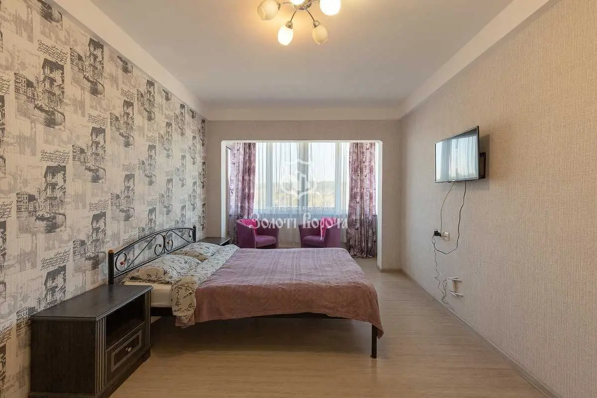 Фото Selling a 1-room apartment, 32 sq.m., Litovskyi Ave (Minskyi Avenue)  Kyiv, price: 39000 USD, code 9391
