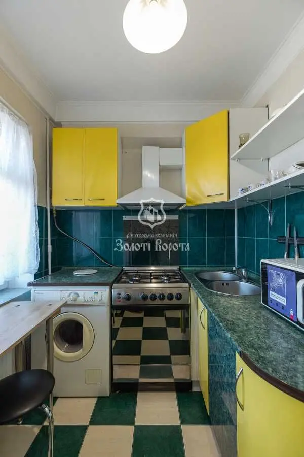 Фото Selling a 1-room apartment, 32 sq.m., Litovskyi Ave (Minskyi Avenue)  Kyiv, price: 39000 USD, code 9391