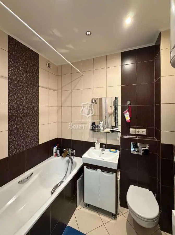 Фото Selling a 1-room apartment, 40.2 sq.m., Beresteiska Avenue (Peremohy Avenue) 71а Kyiv, price: 98000 USD, code 9415