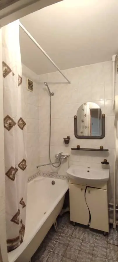 Фото Зняти 1 кімнатну квартиру, Крута вул.  Київ в довгострокову оренду, ціна: 8000 UAH, код 9433