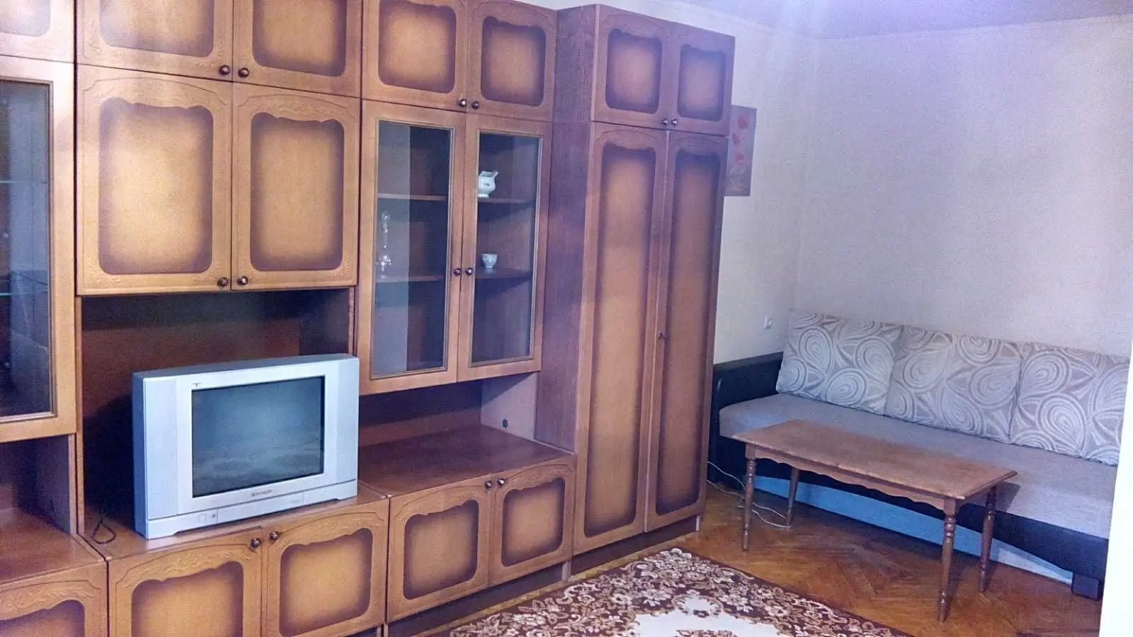 Фото Зняти 1 кімнатну квартиру, Андрія Малишка вул.  Київ в довгострокову оренду, ціна: 9999 UAH, код 9438