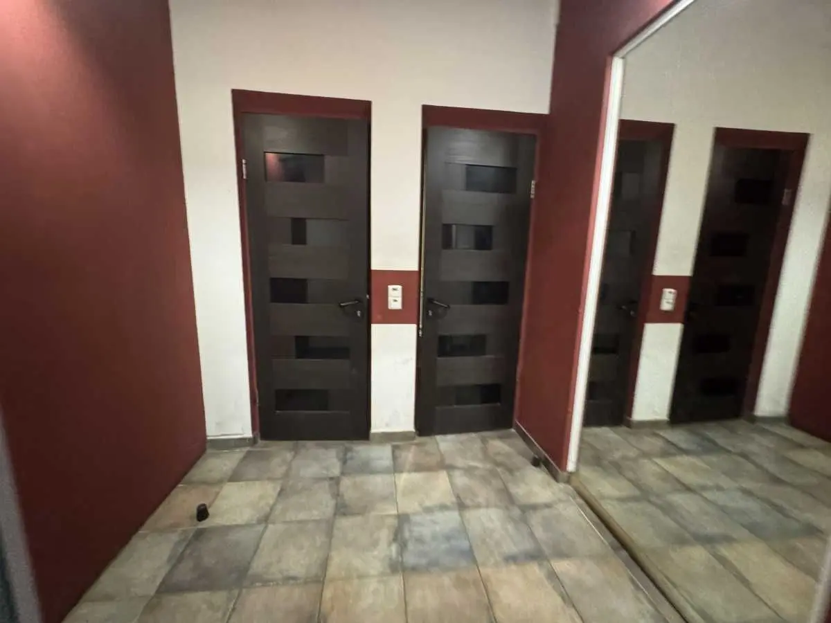 Фото Selling an office, 1432 sq.m., Zalozetskoho Street 70 Chernivtsi, price: 298000 USD, code 9439