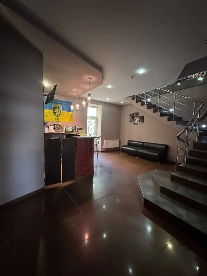 Фото Selling an office, 1432 sq.m., Zalozetskoho Street 70 Chernivtsi, price: 298000 USD, code 9439