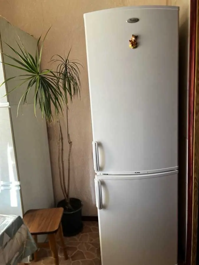 Фото Зняти 1 кімнатну квартиру, Симиренка вул. 26а Київ в довгострокову оренду, ціна: 8000 UAH, код 9445