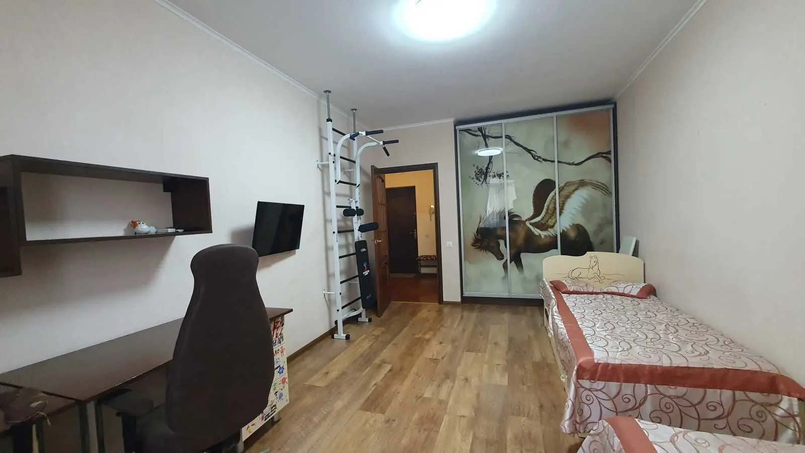 Фото Selling a 2-room apartment, 68 sq.m., Voskresenska Street 14Б Kyiv, price: 125000 USD, code 9447
