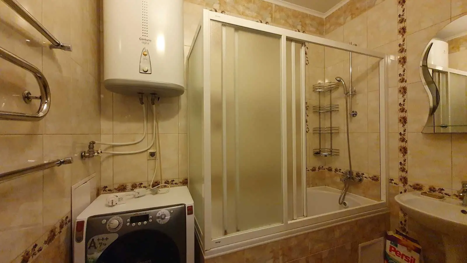 Фото Selling a 2-room apartment, 68 sq.m., Voskresenska Street 14Б Kyiv, price: 125000 USD, code 9447