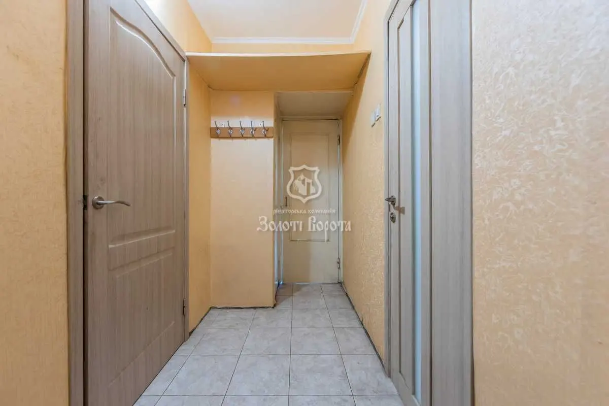 Фото Selling a 1-room apartment, 26.65 sq.m., Raiduzhna Street 13в Kyiv, price: 35000 USD, code 9448