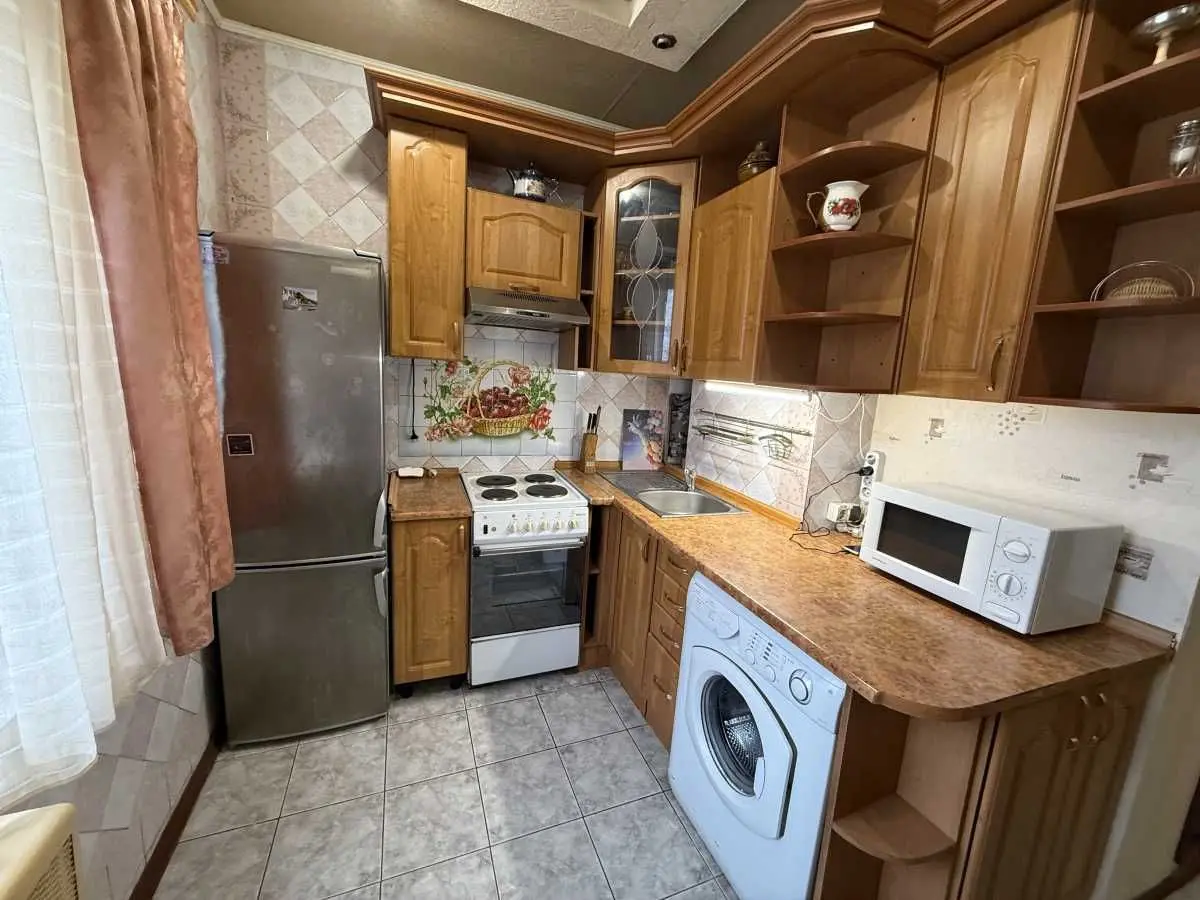 Фото Зняти 1 кімнатну квартиру, Героїв Сталінграда просп.  Київ в довгострокову оренду, ціна: 13500 UAH, код 9456
