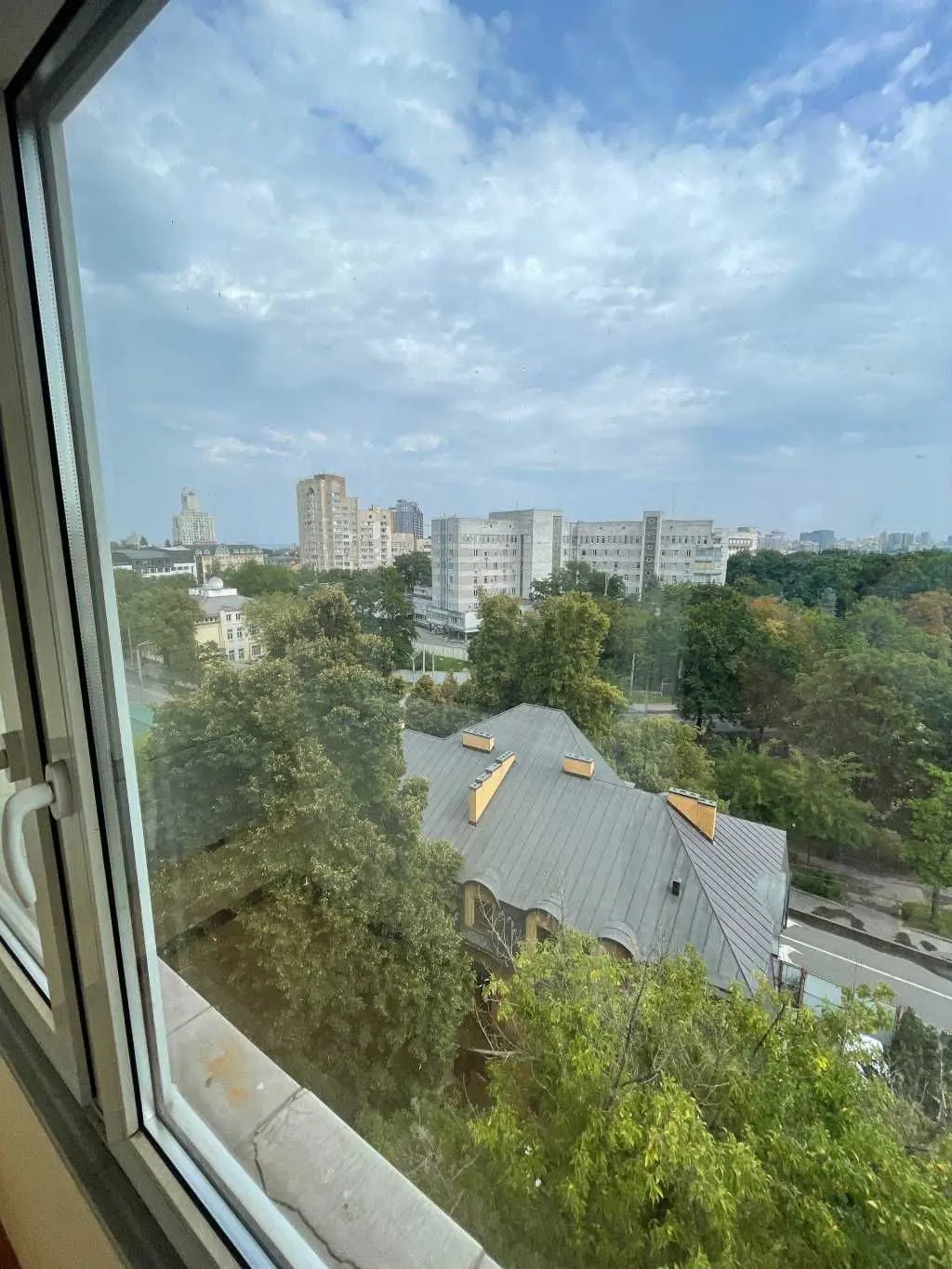 Фото Зняти 3 кімнатну квартиру, Герцена вул. 18/20 Київ в довгострокову оренду, ціна: 17000 UAH, код 9460