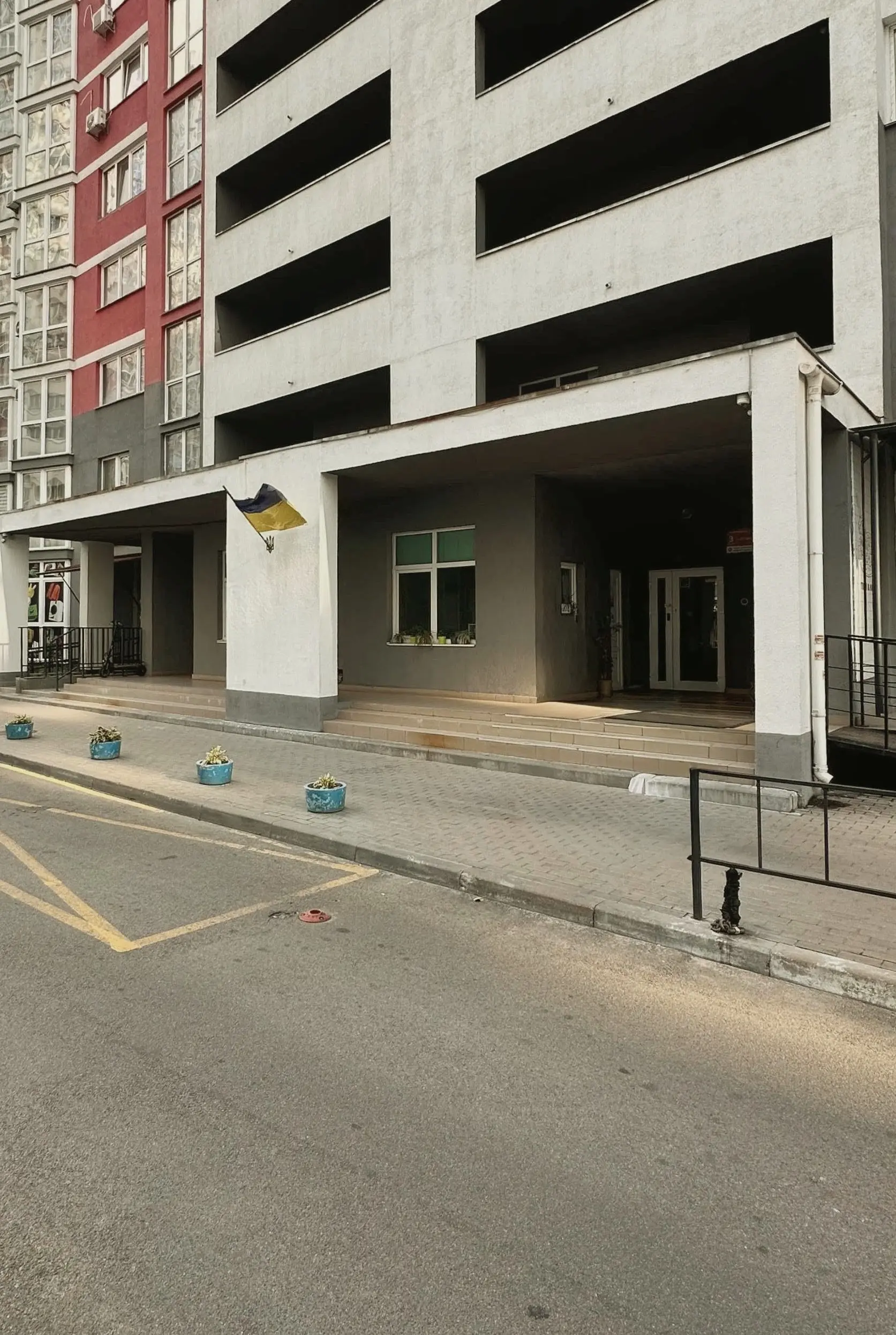 Фото Продаю 1-комнатную квартиру, 46 кв. м, Драгоманова ул. 2а Киев, цена: 70000 $, код 9463