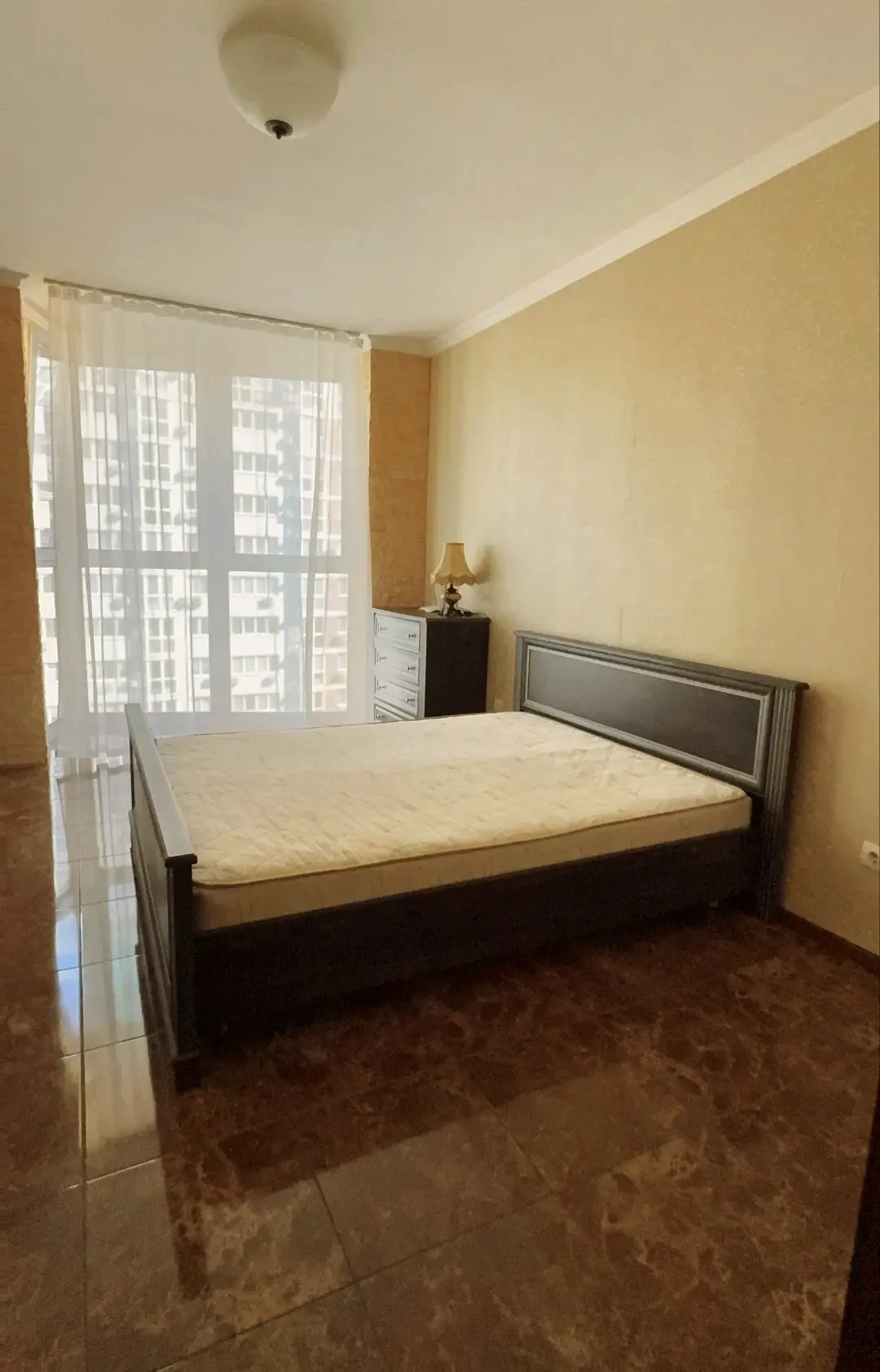 Фото Продаю 1-комнатную квартиру, 46 кв. м, Драгоманова ул. 2а Киев, цена: 70000 $, код 9463