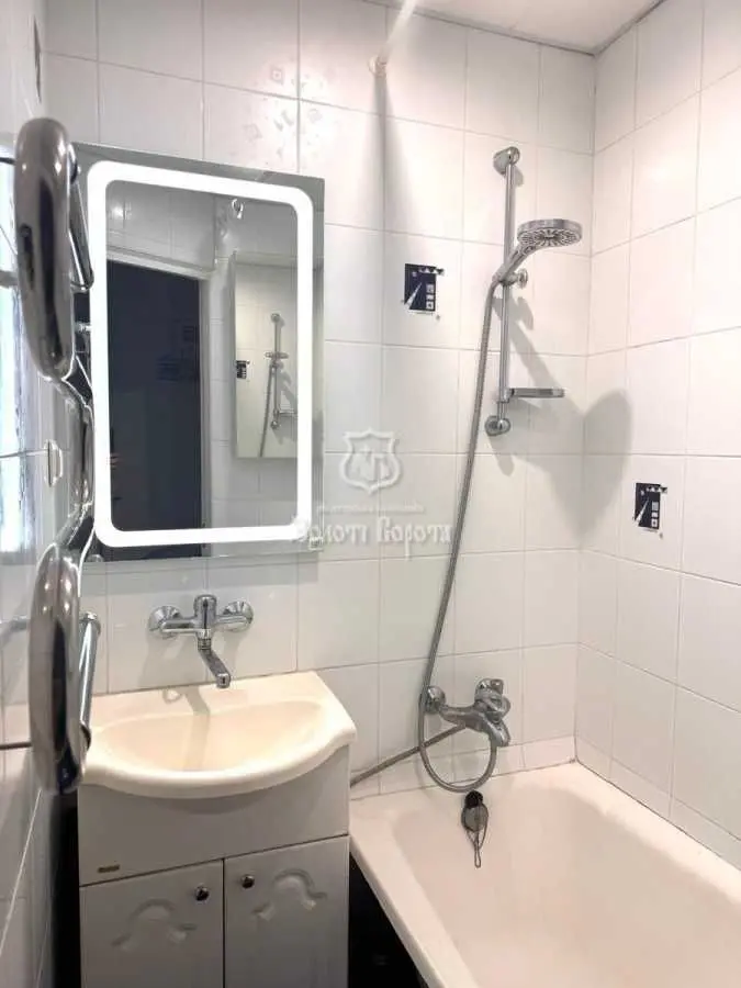 Фото Продаю 3-комнатную квартиру, 59.3 кв. м, Васильковская ул. 2а Киев, цена: 110000 USD, код 9467