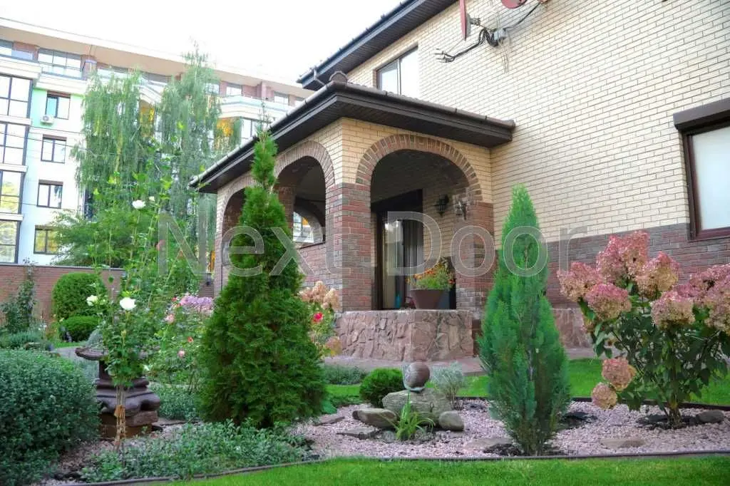 Фото Продаю дом, 327 кв. м, Радистов пер.  Киев, цена: 420000 USD, код 9470