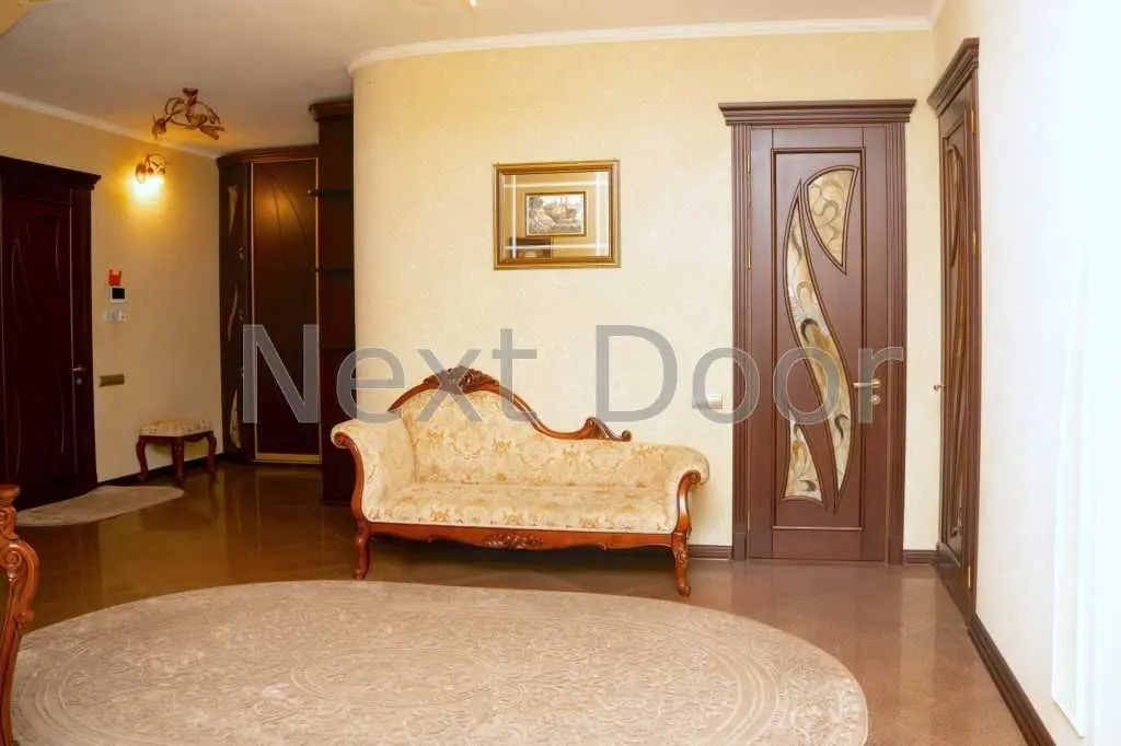 Фото Продаю дом, 327 кв. м, Радистов пер.  Киев, цена: 420000 USD, код 9470