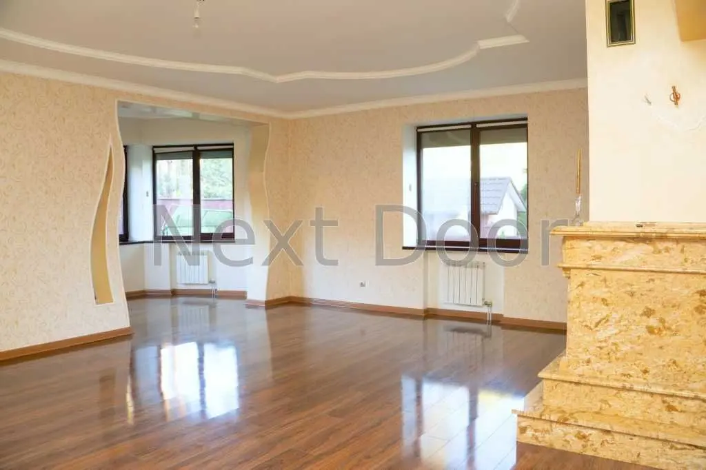 Фото Продаю дом, 327 кв. м, Радистов пер.  Киев, цена: 420000 USD, код 9470