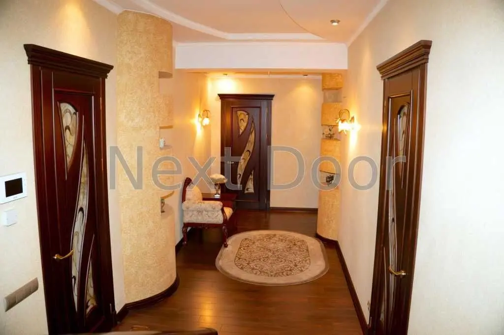 Фото Продаю дом, 327 кв. м, Радистов пер.  Киев, цена: 420000 USD, код 9470
