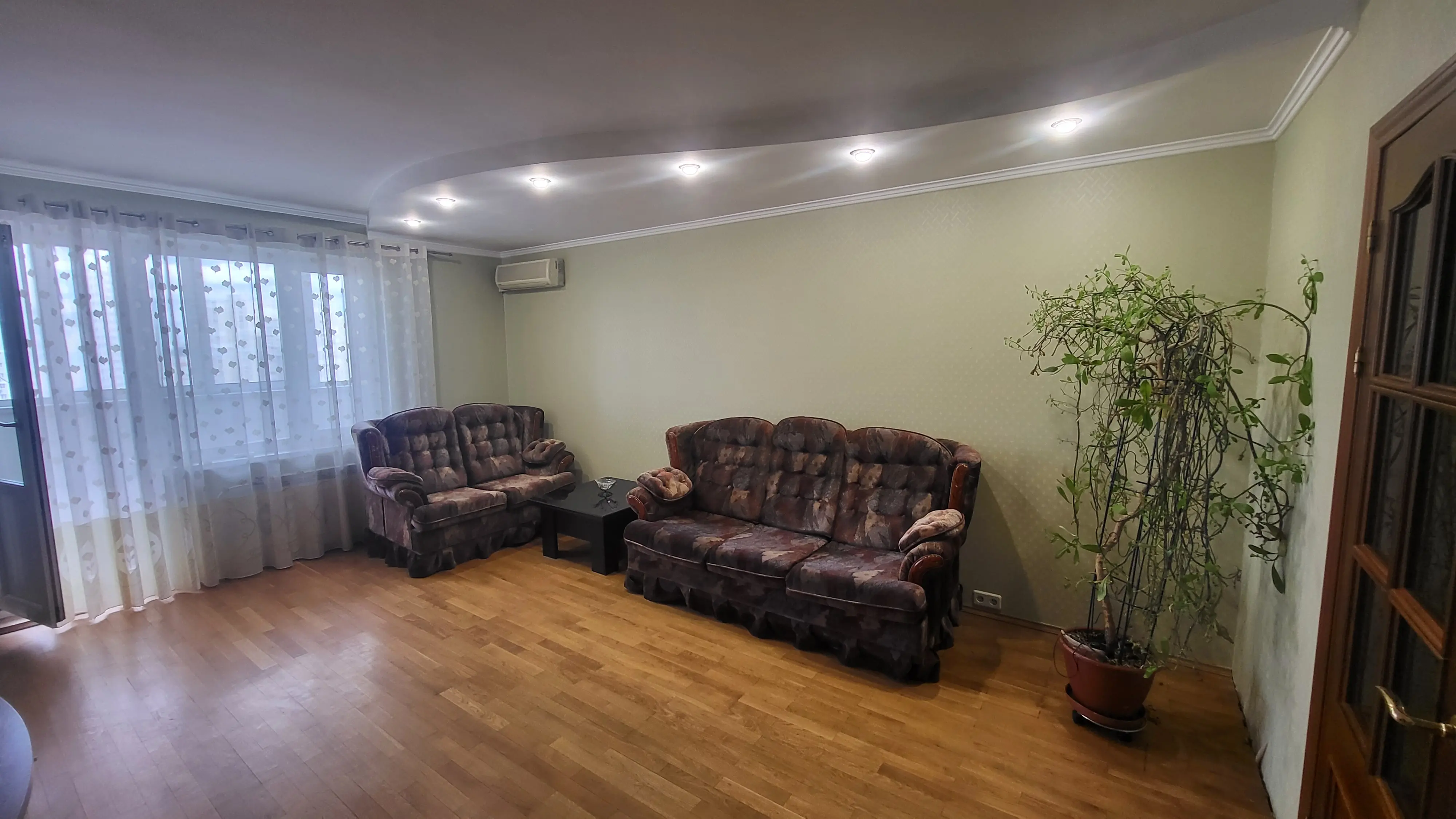 Фото Зняти 3 кімнатну квартиру, Миколи Бажана просп. 36 Київ в довгострокову оренду, ціна: 18000 UAH, код 9481