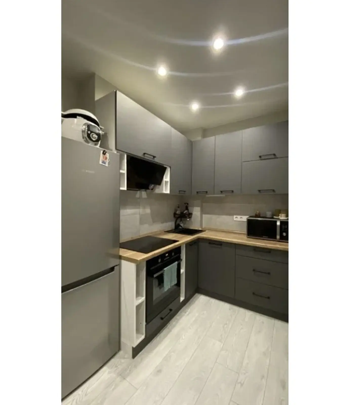 Фото Selling a 1-room apartment, 35 sq.m., Raketna Street  Kyiv, price: 49000 $, code 9506
