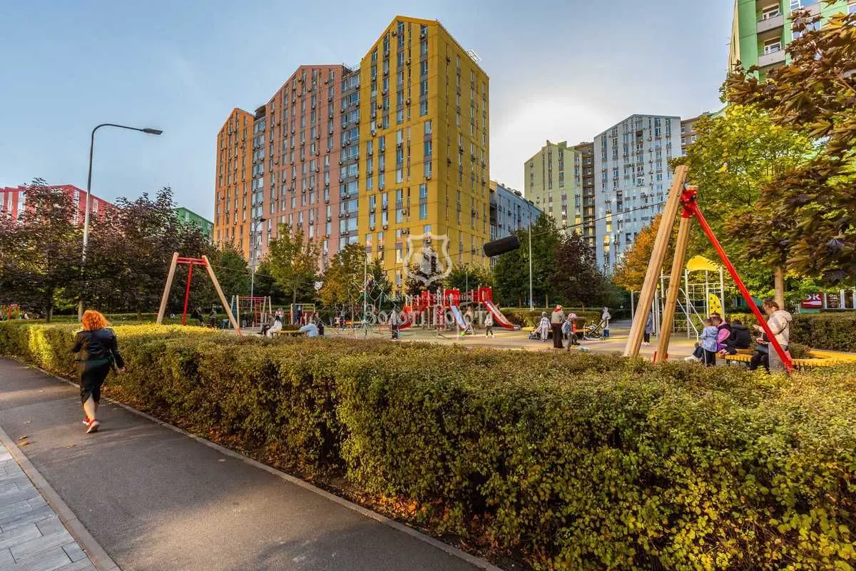 Фото Продаю 1 кімнатну квартиру, 30.6 кв. м, Соборності просп. (Возз’єднання)  Київ, ціна: 69500 USD, код 9513