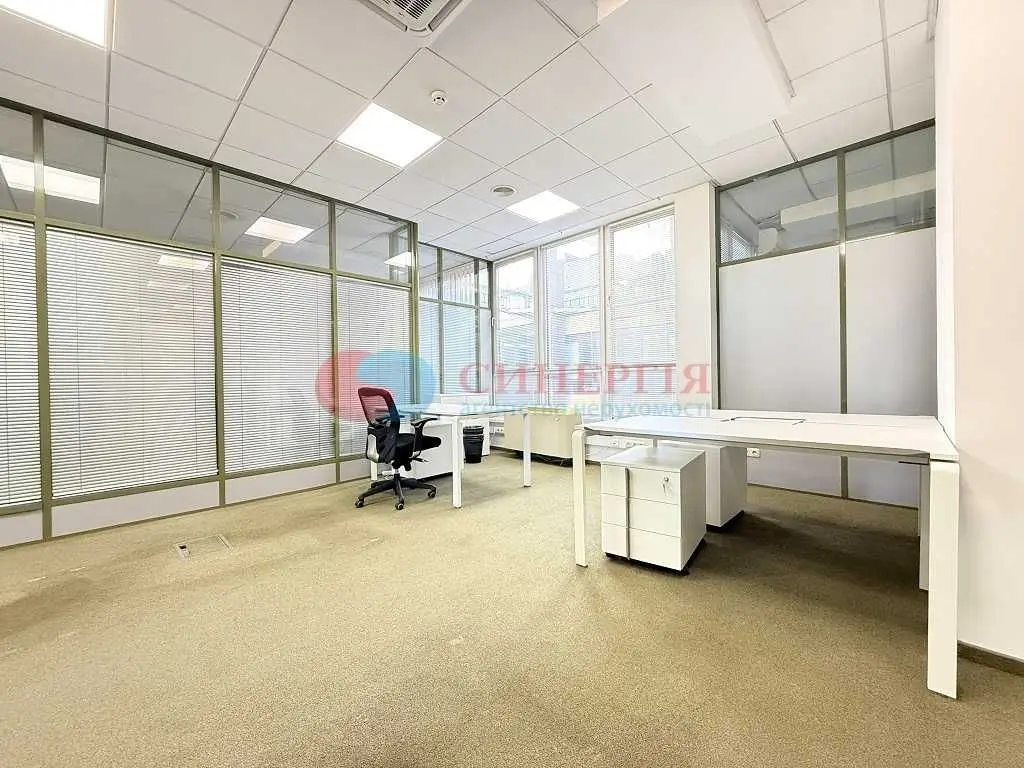 Фото Rent an office, Verkhnii Val Street  Kyiv for long-term rent, price: 400 UAH, code 9521