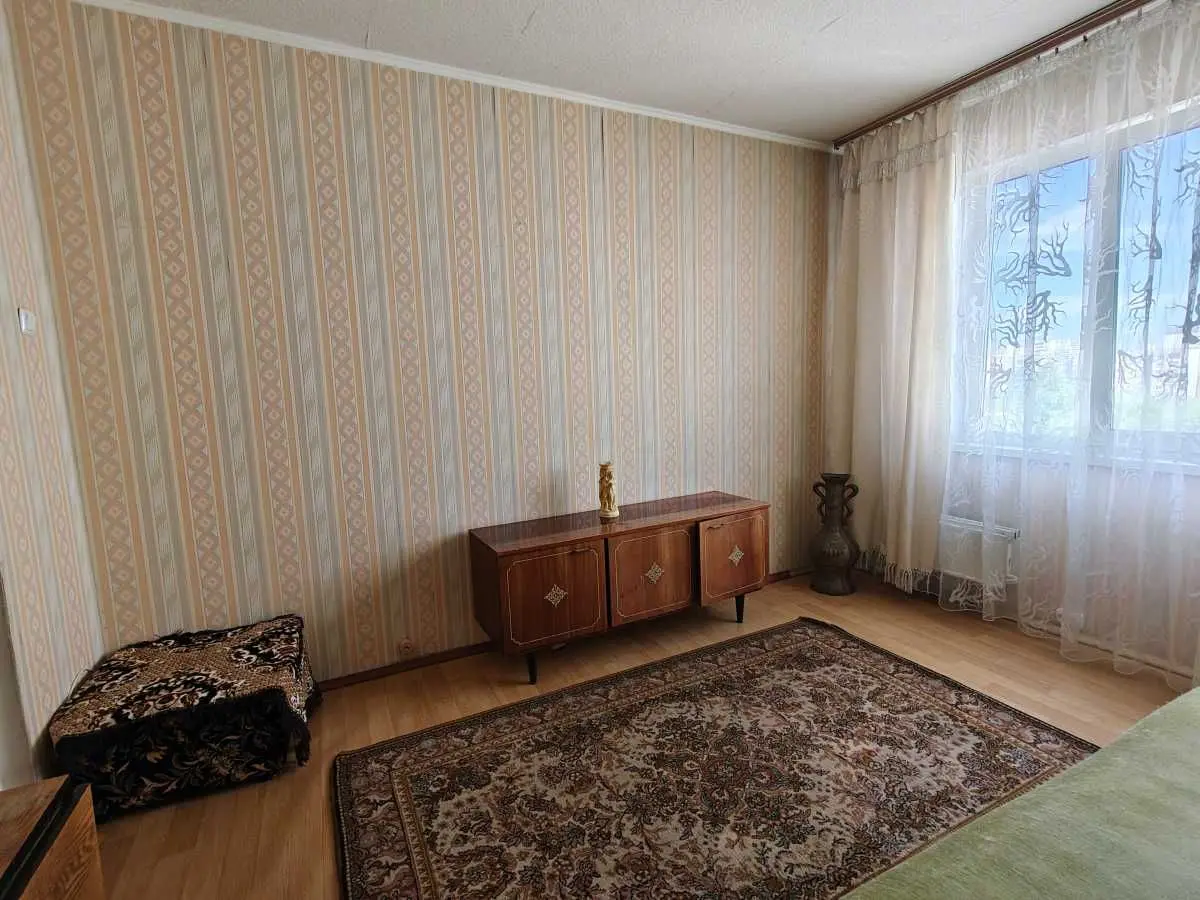 Фото Зняти 3 кімнатну квартиру, Тростянецька вул.  Київ в довгострокову оренду, ціна: 14000 UAH, код 9528