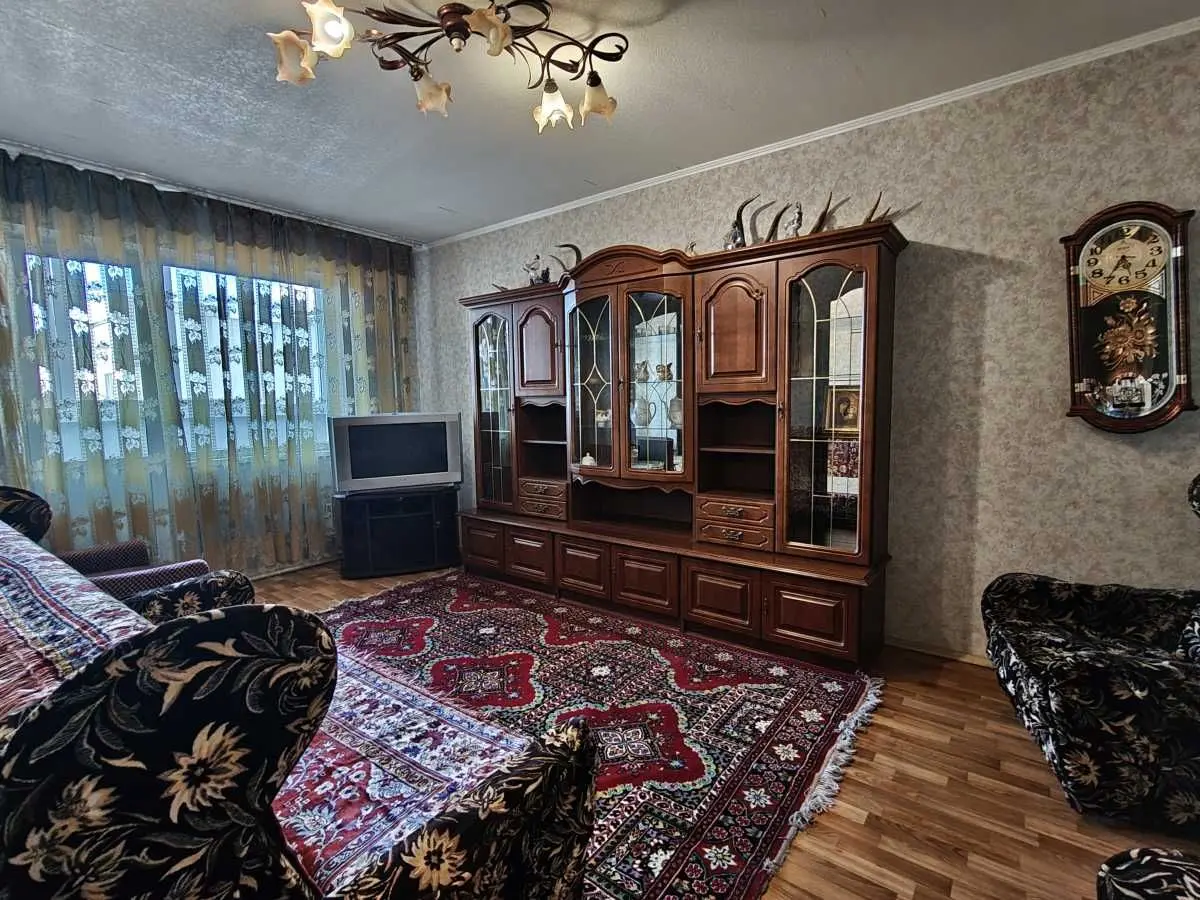 Фото Зняти 3 кімнатну квартиру, Тростянецька вул.  Київ в довгострокову оренду, ціна: 14000 UAH, код 9528