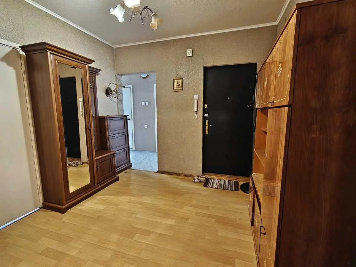 Фото Зняти 3 кімнатну квартиру, Тростянецька вул.  Київ в довгострокову оренду, ціна: 14000 UAH, код 9528