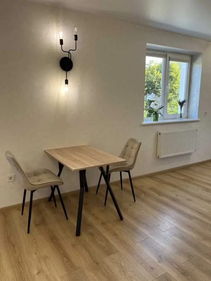 Фото Продаю 1 кімнатну квартиру, 36.4 кв. м, Олександра Чернявського вул. 2 Новоград-Волинський, ціна: 50000 USD, код 9535