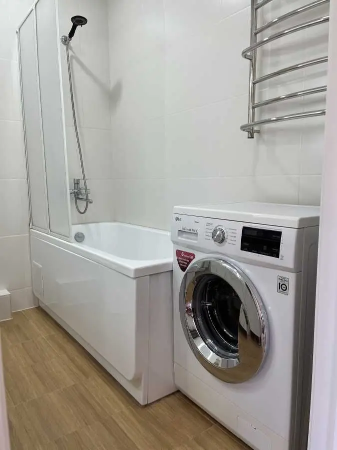 Фото Продаю 1 кімнатну квартиру, 36.4 кв. м, Олександра Чернявського вул. 2 Новоград-Волинський, ціна: 50000 USD, код 9535