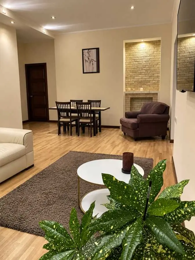 Фото Rent a 3-room apartment, Olesia Honchara Street 37а Kyiv for long-term rent, price: 2000 USD, code 9539