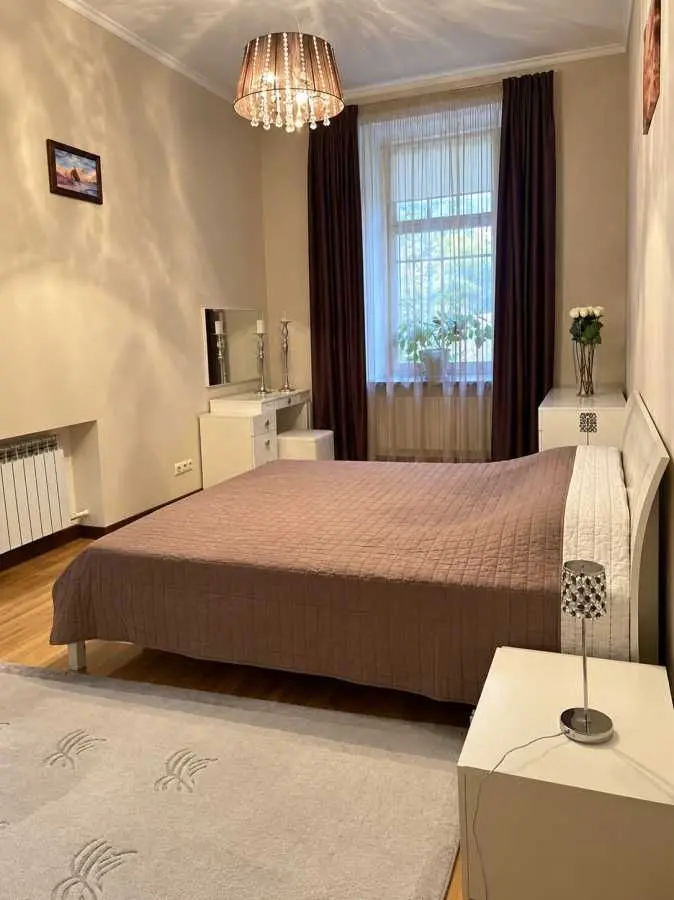 Фото Rent a 3-room apartment, Olesia Honchara Street 37а Kyiv for long-term rent, price: 2000 USD, code 9539