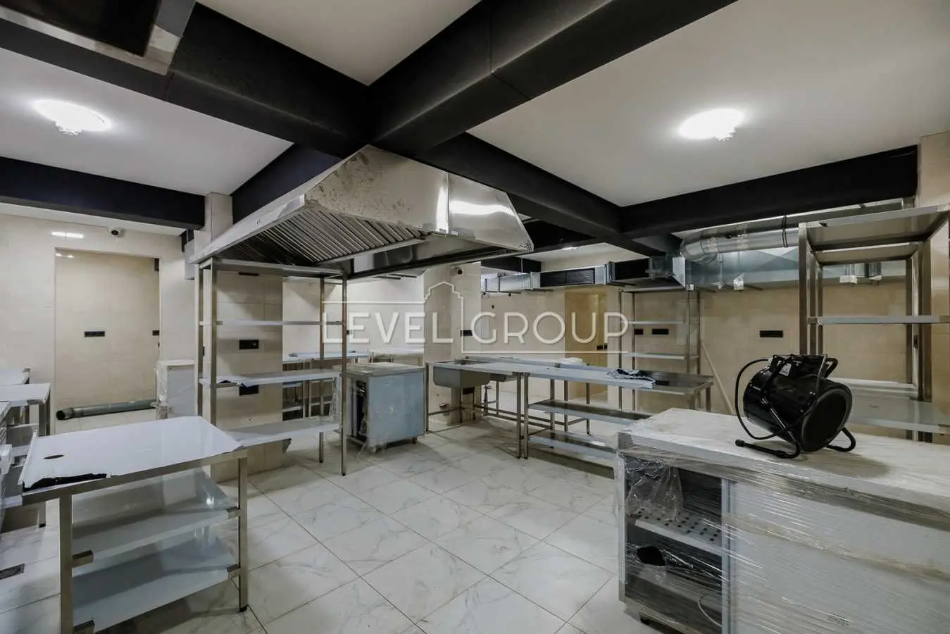 Фото Selling commercial property, 571 sq.m., Naberezhno-Khreschatytska Street 17/18 Kyiv, price: 1800000 USD, code 9568
