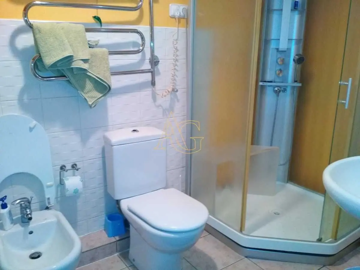 Фото Rent a 3-room apartment, Reitarska Street 25 Kyiv for long-term rent, price: 1000 USD, code 9573