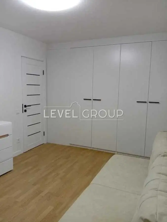 Фото Selling a 2-room apartment, 48 sq.m., Darnytskyi Boulevard 11 Kyiv, price: 75000 USD, code 9584