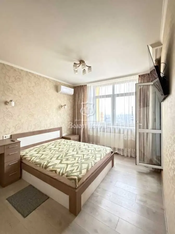 Фото Продаю 3 кімнатну квартиру, 83.7 кв. м, Сім’ї Кульженків вул. (Петра Дегтяренка) 35 Київ, ціна: 148000 USD, код 9585