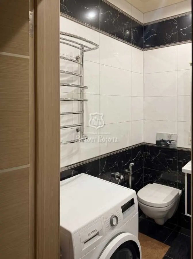 Фото Продаю 3 кімнатну квартиру, 83.7 кв. м, Сім’ї Кульженків вул. (Петра Дегтяренка) 35 Київ, ціна: 148000 USD, код 9585