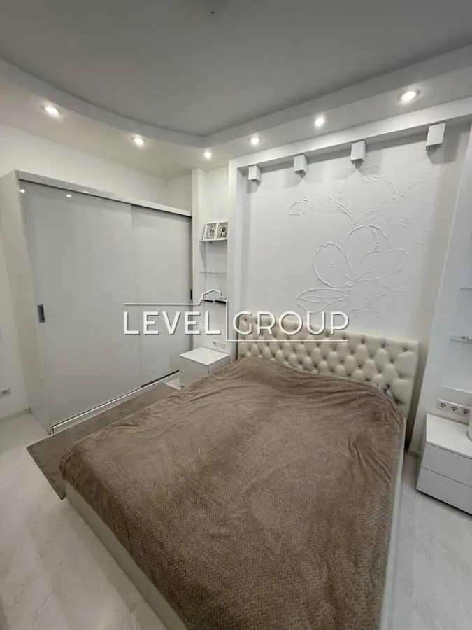 Фото Selling a 2-room apartment, 85 sq.m., Dniprovska Embarkment 14 Kyiv, price: 175000 USD, code 9588